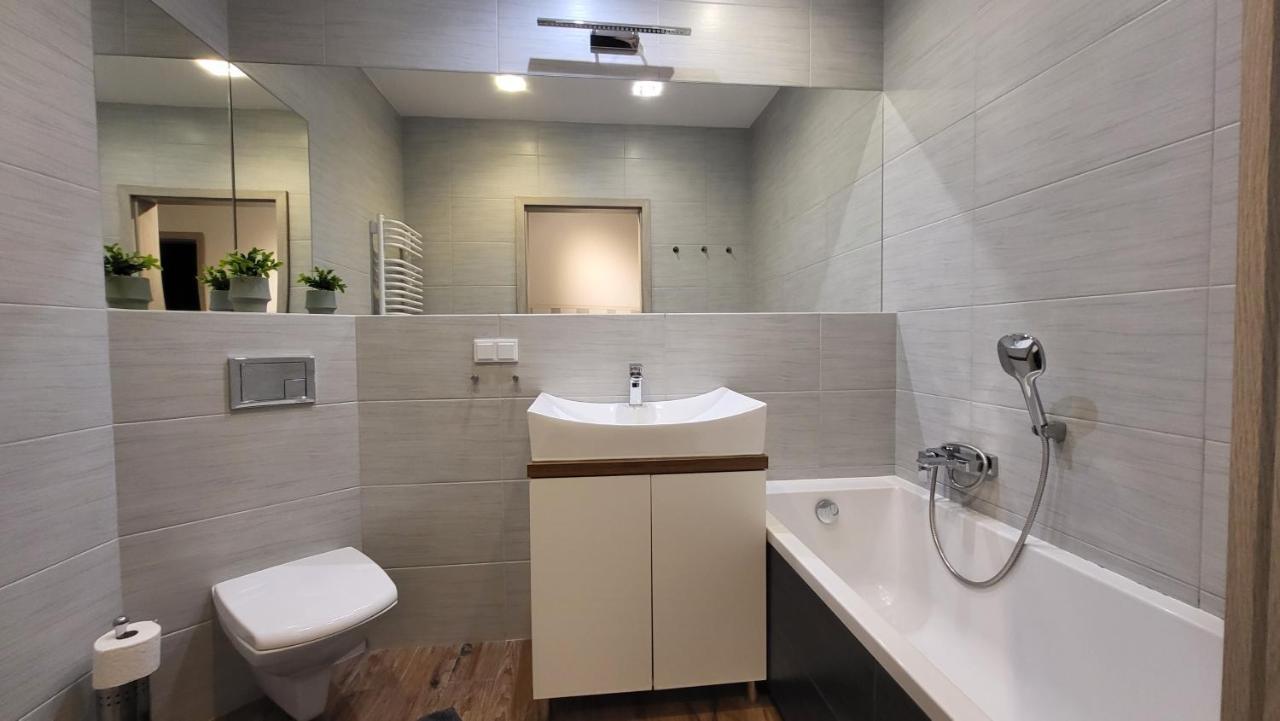 Apartament Czerwone Maki Krakow Exterior photo